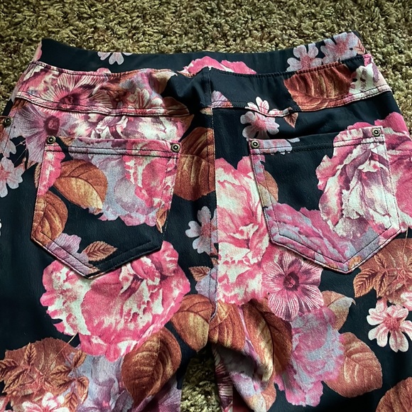 Lildy Printed Jeggings Size S-M - Picture 4 of 4